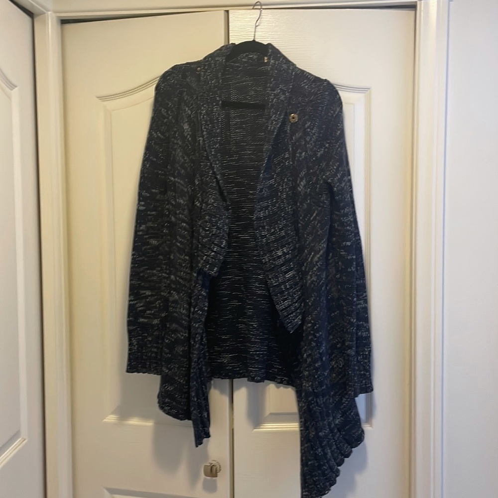 Anthropologie Navy blue heather knit sweater- size Medium.